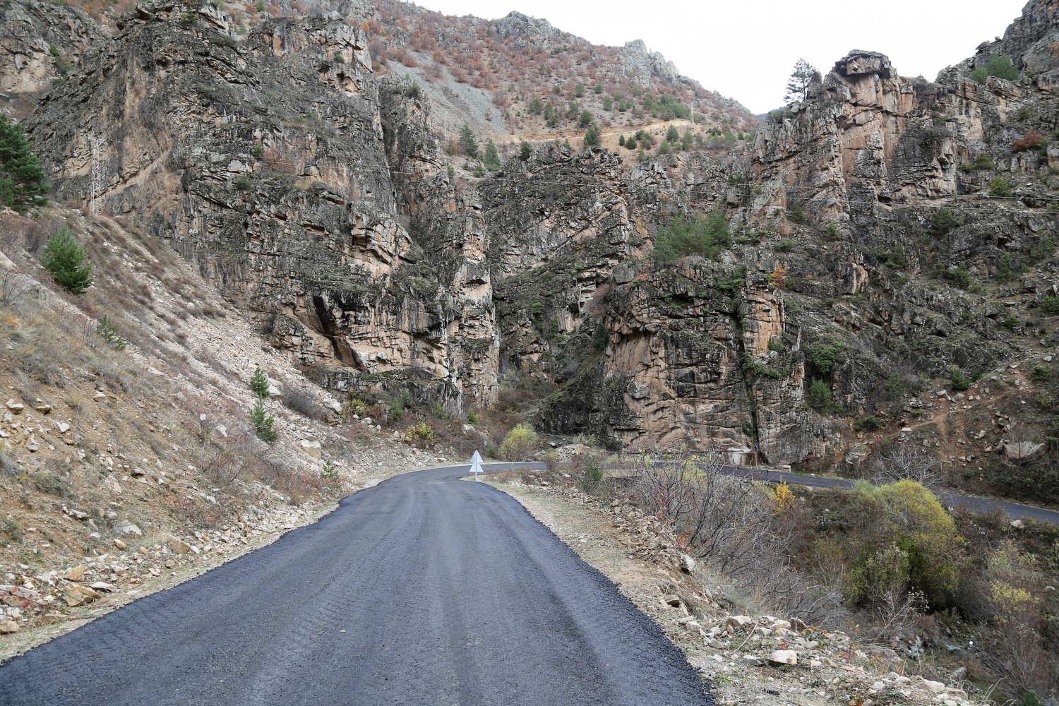 İl Özel İdaresi asfalt çalışmalarına devam ediyor 9