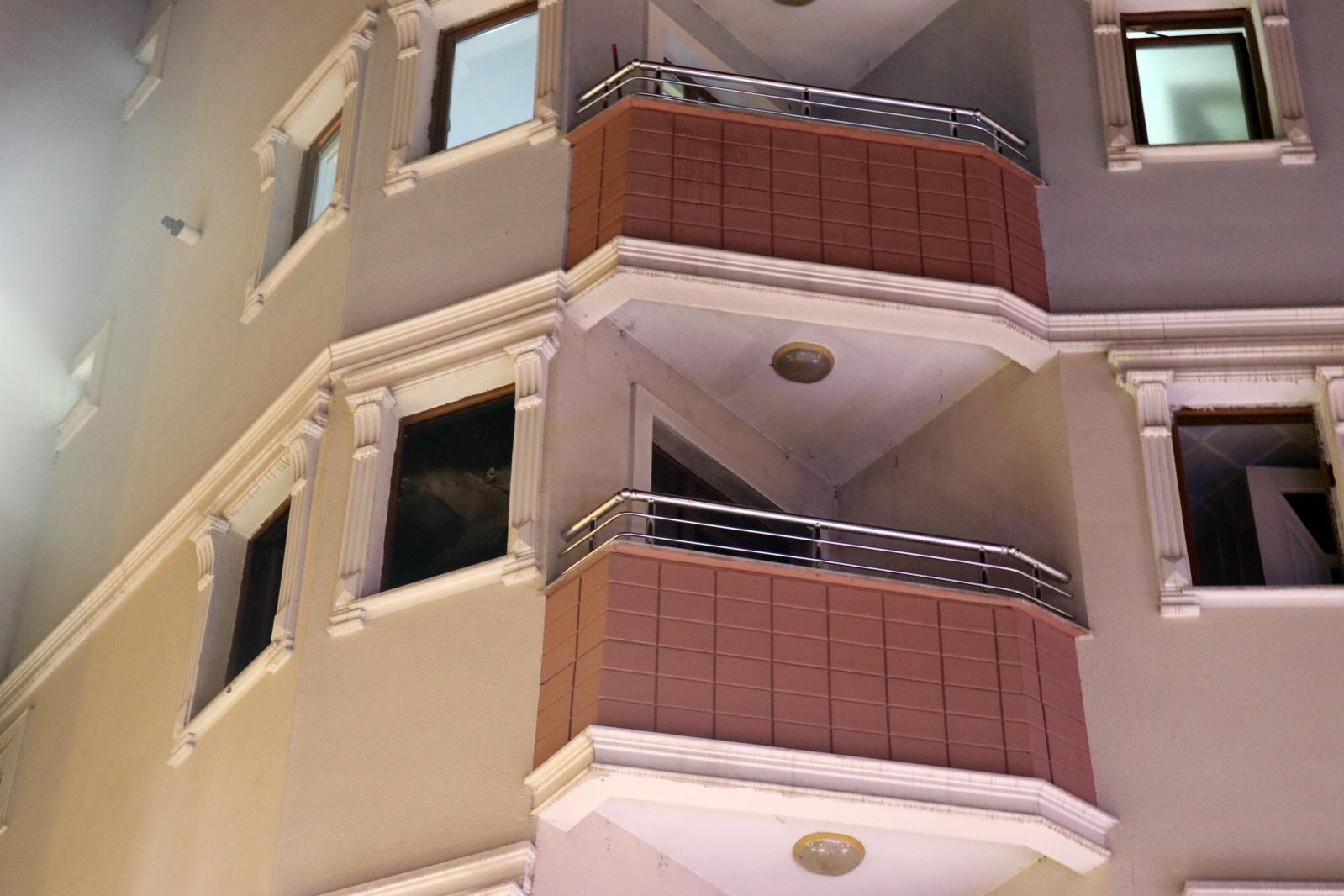 Gümüşhane’de apartta yangın çıktı 6