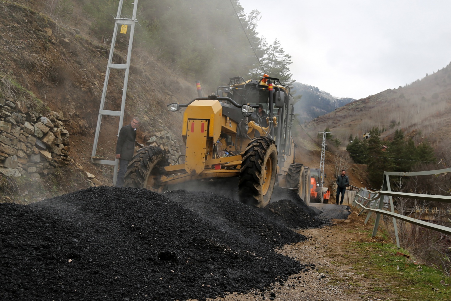 İl Özel İdaresi asfalt çalışmalarına devam ediyor 6
