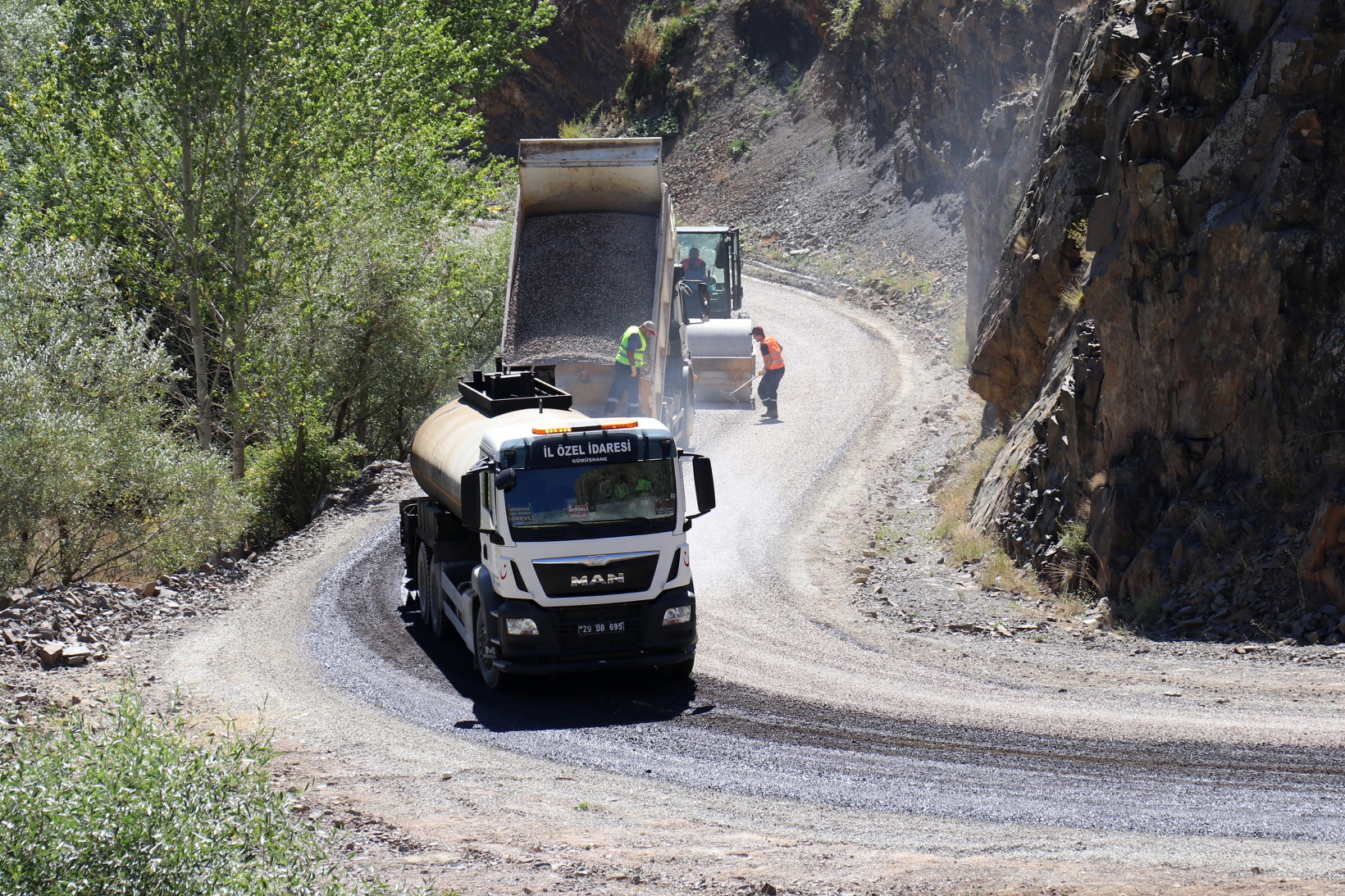 Krom Antik Kentine ulaşımı sağlayan yol asfaltlandı 11