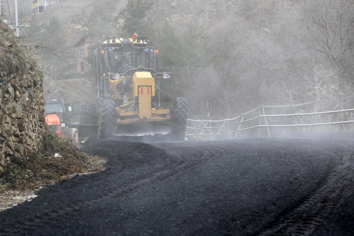 İl Özel İdaresi asfalt çalışmalarına devam ediyor 14