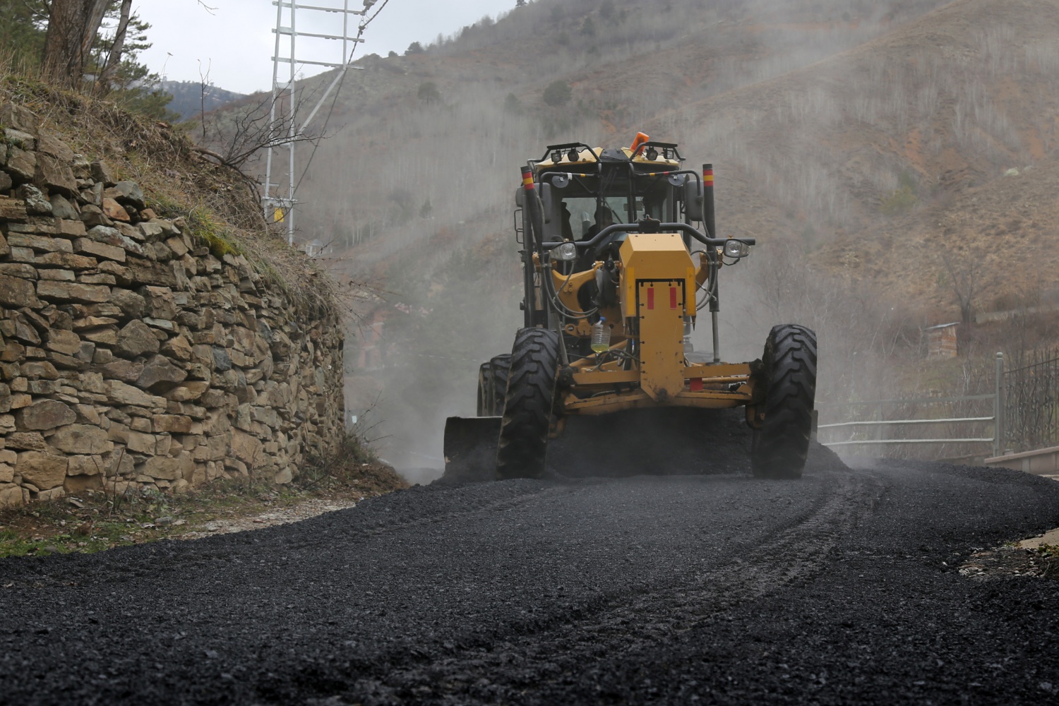 İl Özel İdaresi asfalt çalışmalarına devam ediyor 12