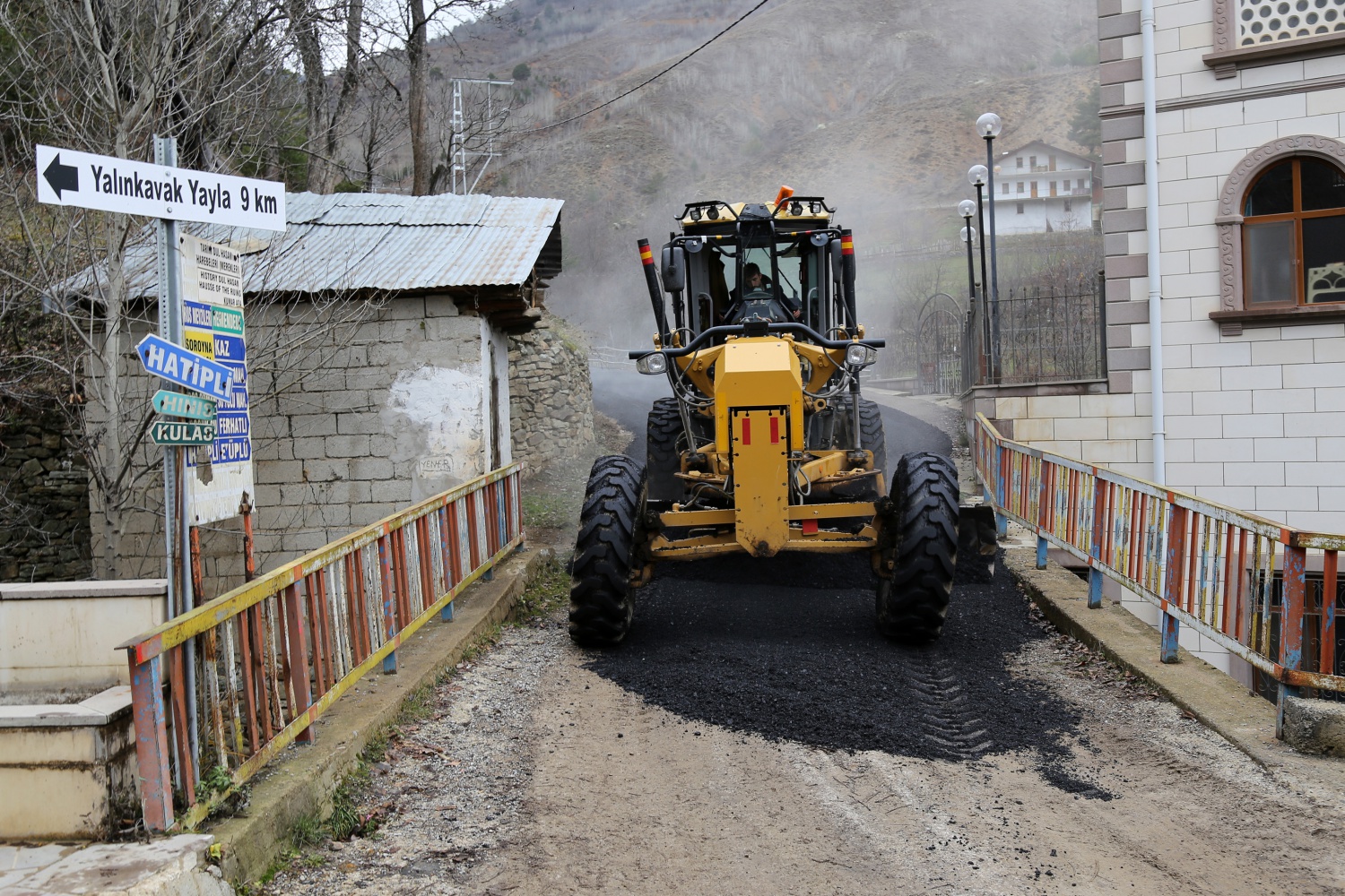 İl Özel İdaresi asfalt çalışmalarına devam ediyor 15