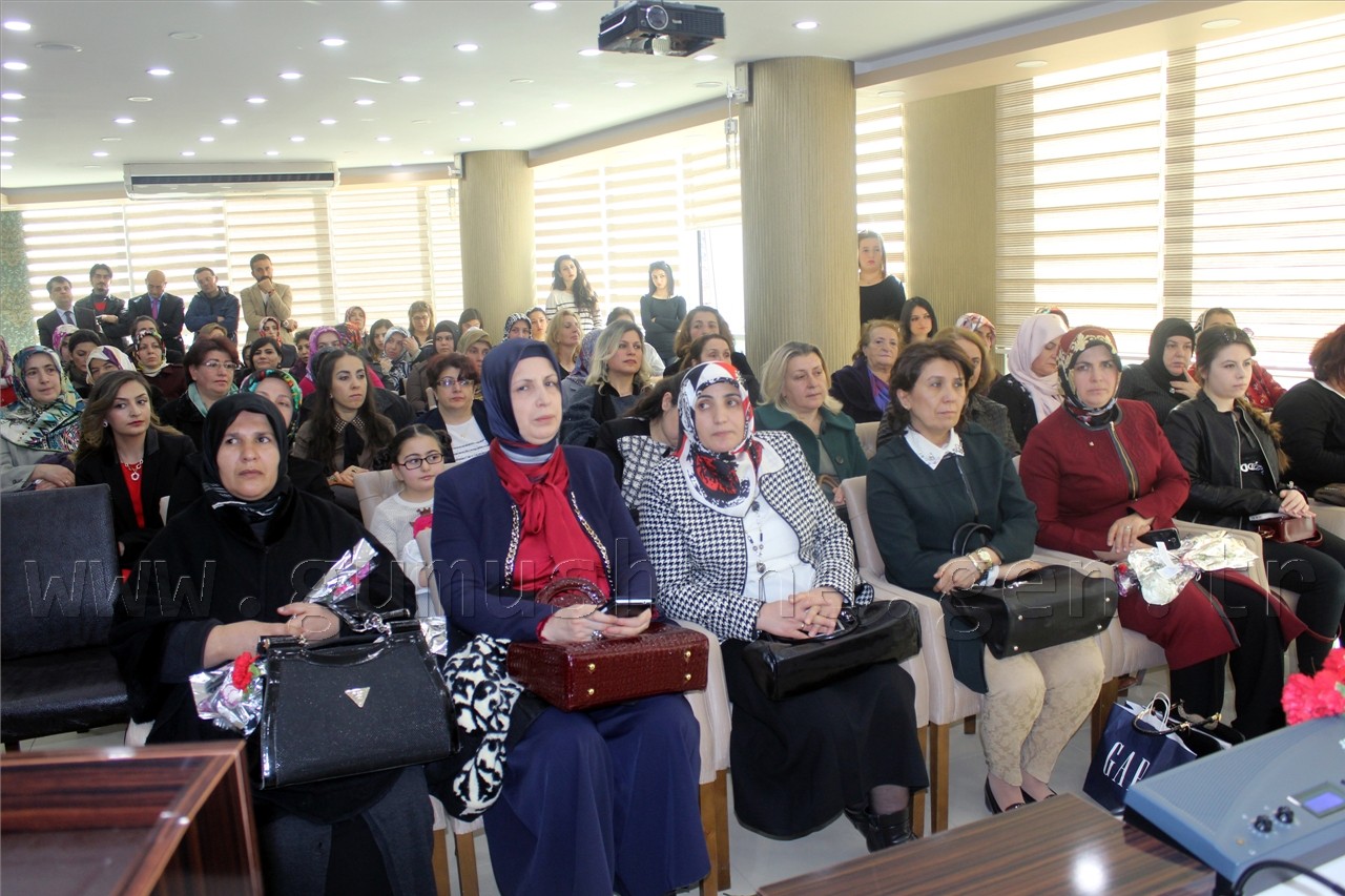 Baro’dan dünya kadınlar günü programı 3