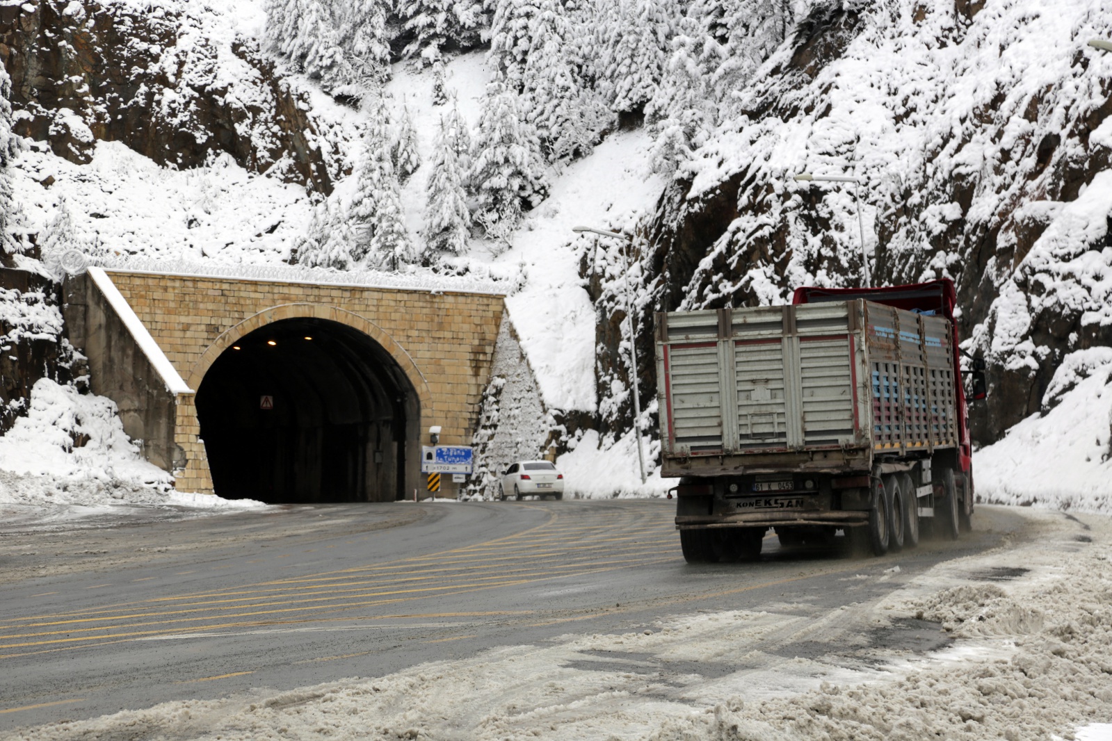 Zigana dağında kar kalınlığı 15 santimetreyi geçti 9