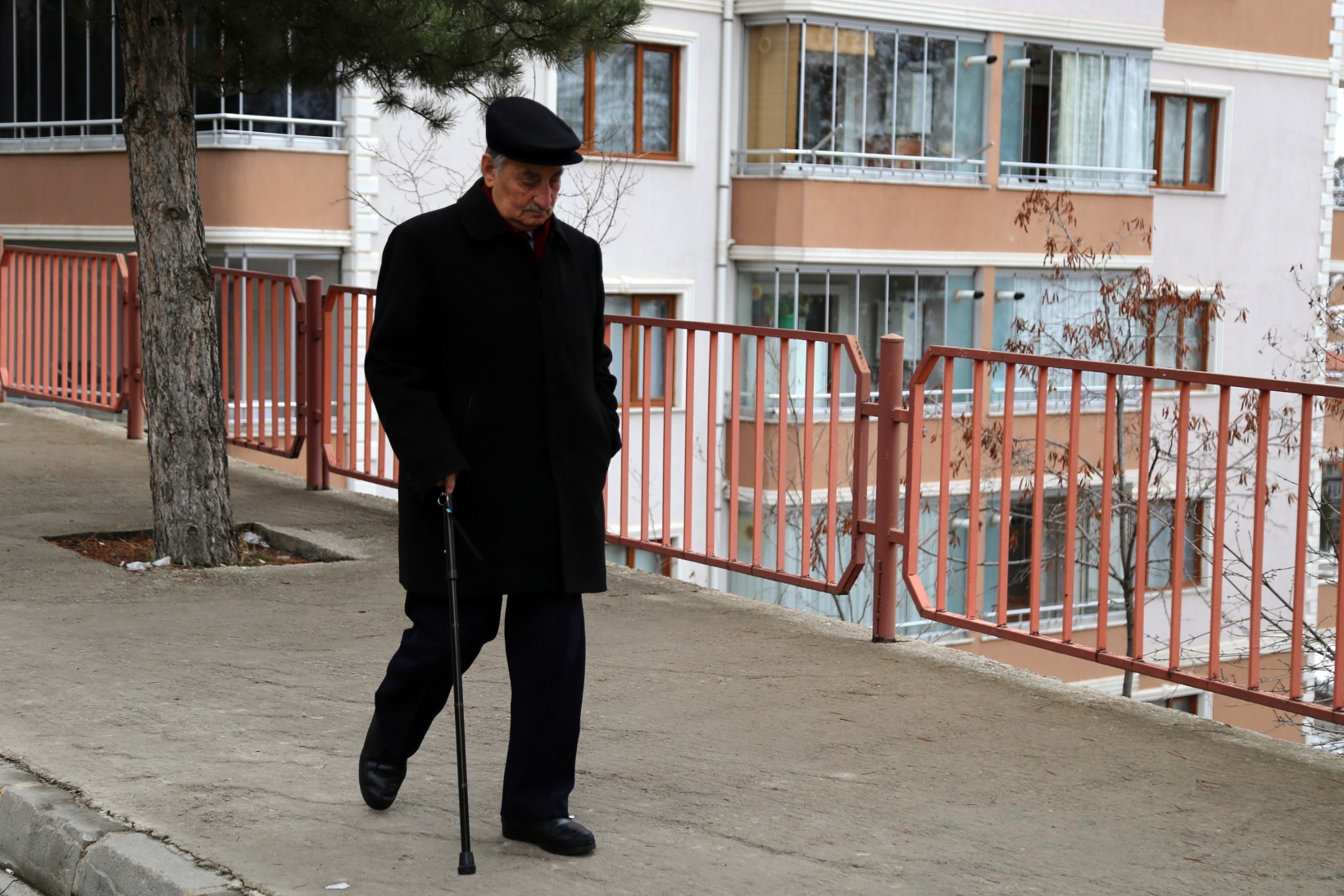 55 yıldır bıkmadan, usanmadan yazıyor 5