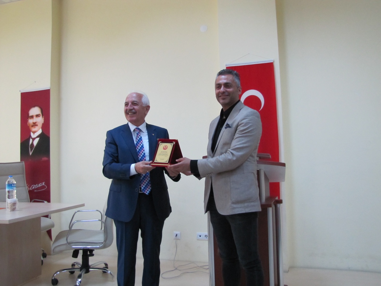 Akçay üniversite öğrencileriyle buluştu  4