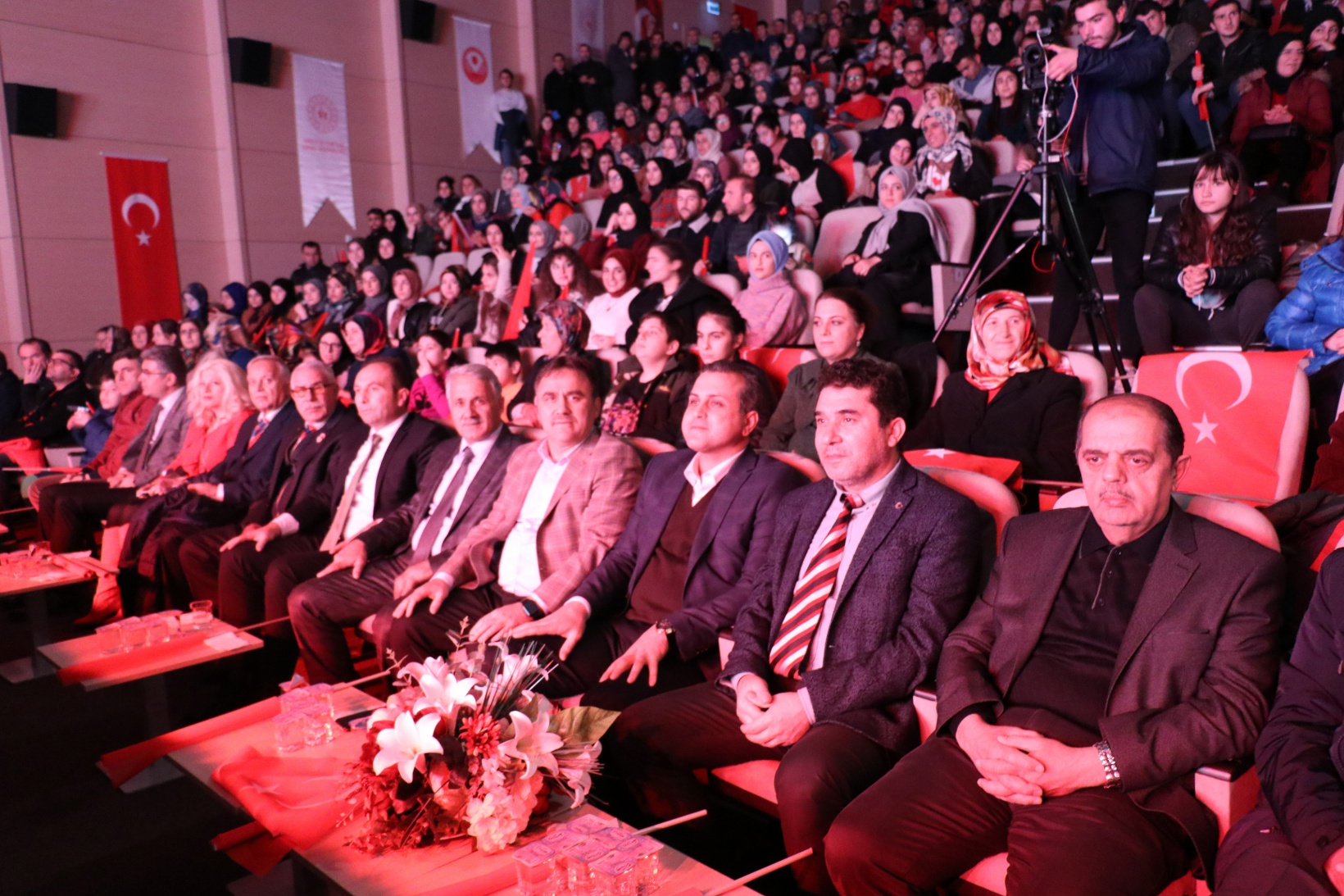 Çınaraltı söyleşilerinin konuğu Talha Bora Öge oldu 13