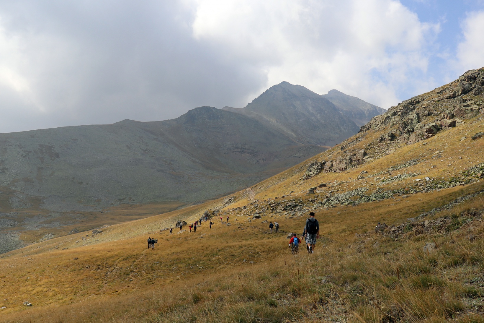 3 bin 331 metrede arkadaşlarını andılar 7