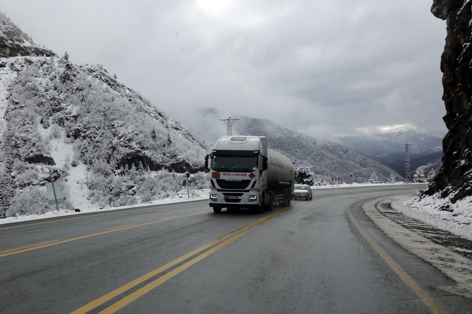 Zigana dağında kar kalınlığı 15 santimetreyi geçti 1