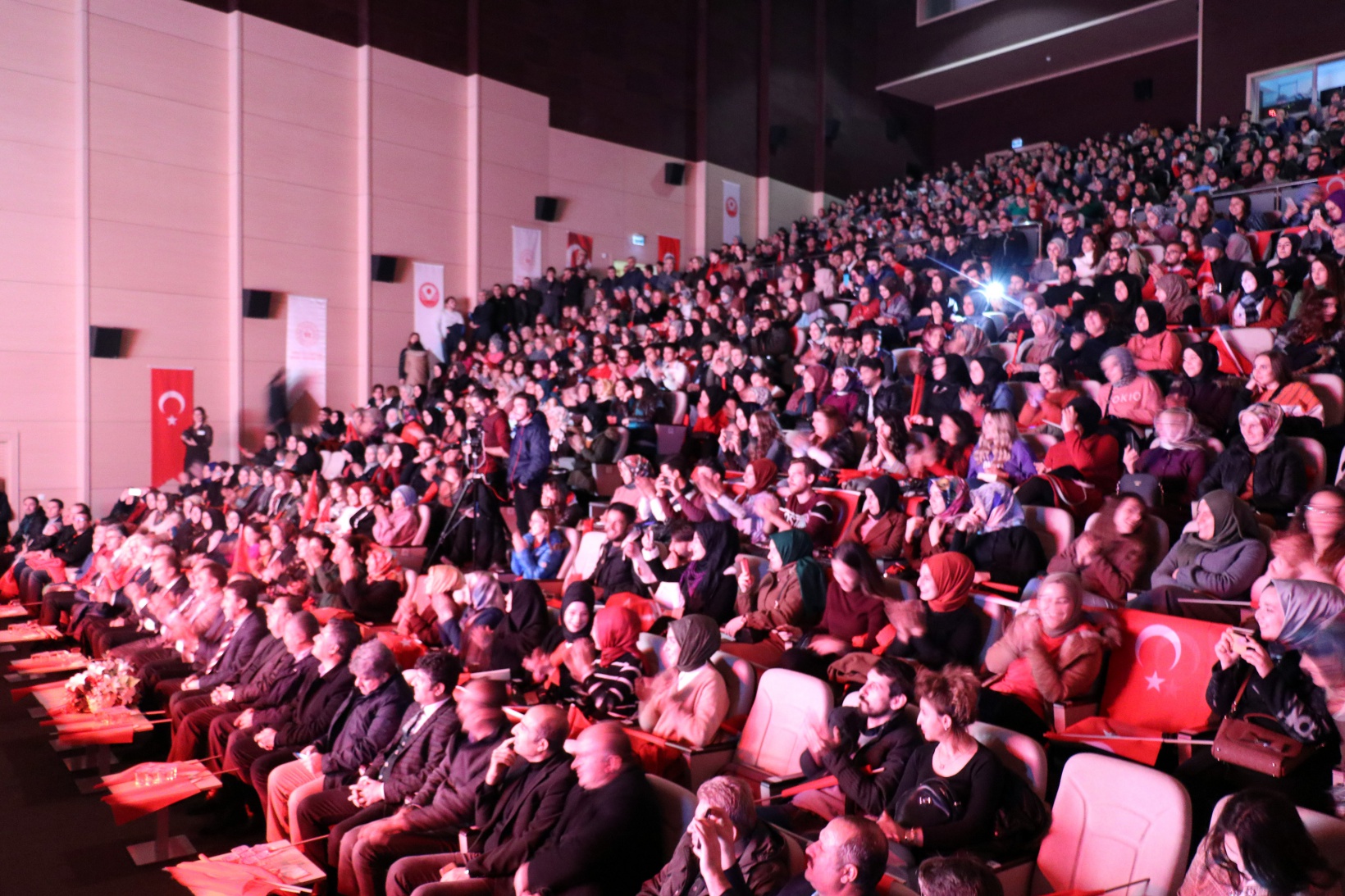 Çınaraltı söyleşilerinin konuğu Talha Bora Öge oldu 23