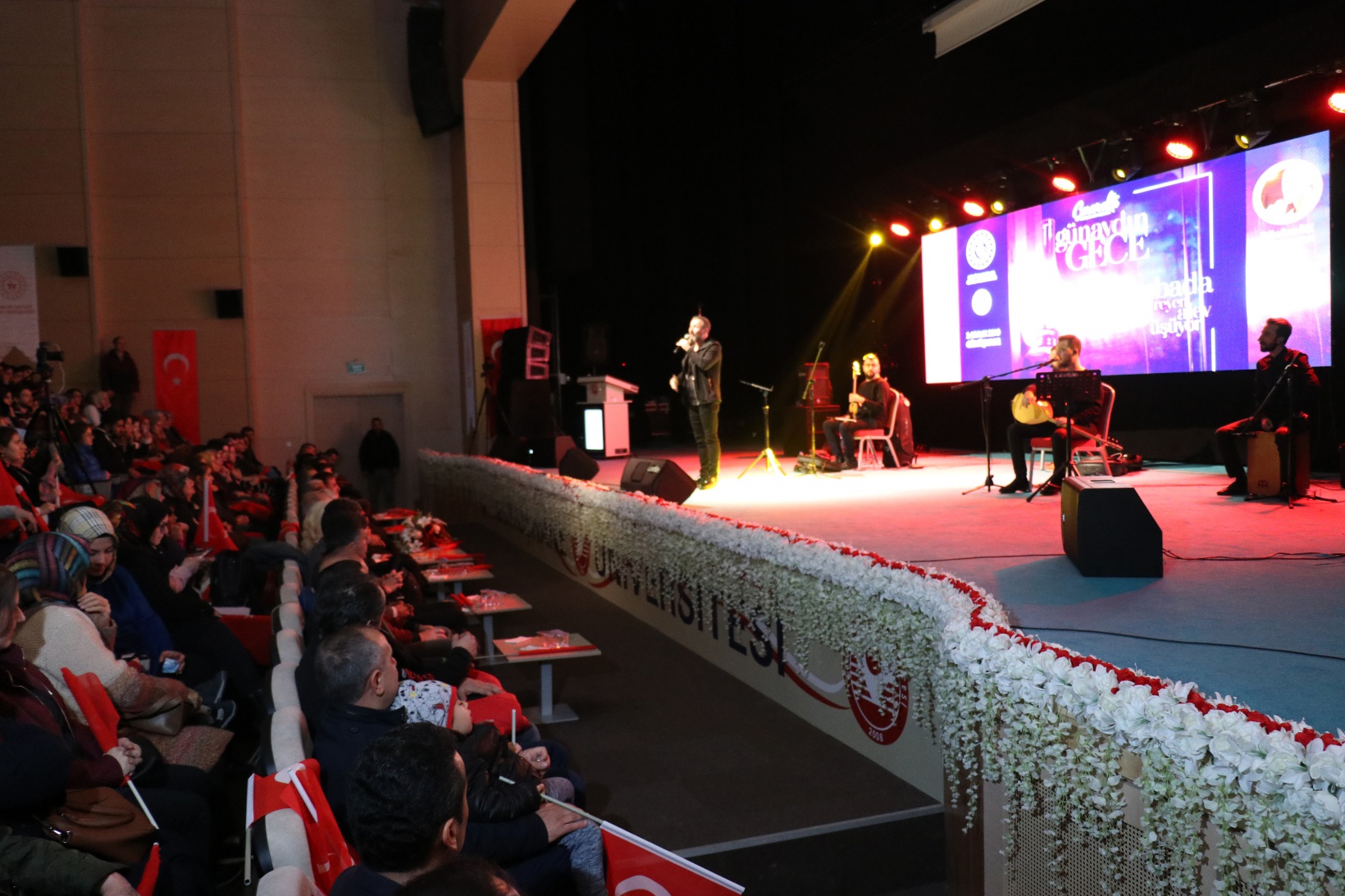 Çınaraltı söyleşilerinin konuğu Talha Bora Öge oldu 11