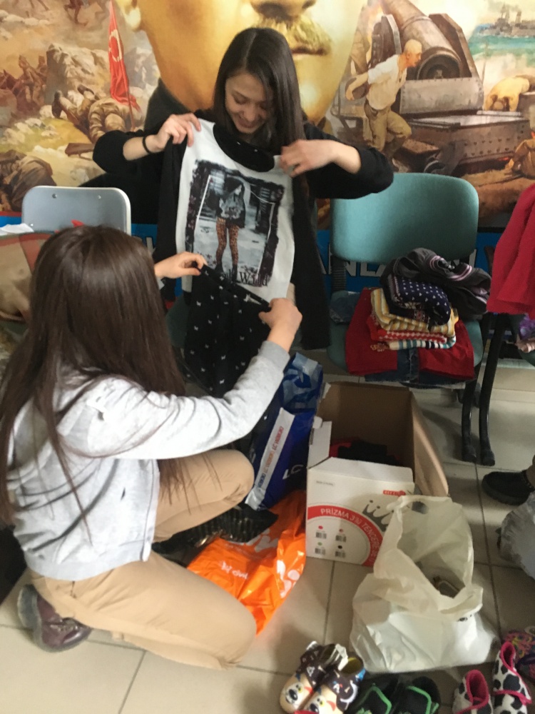 Öğrenciler Oyuncak Kumbarası Kurdu 4