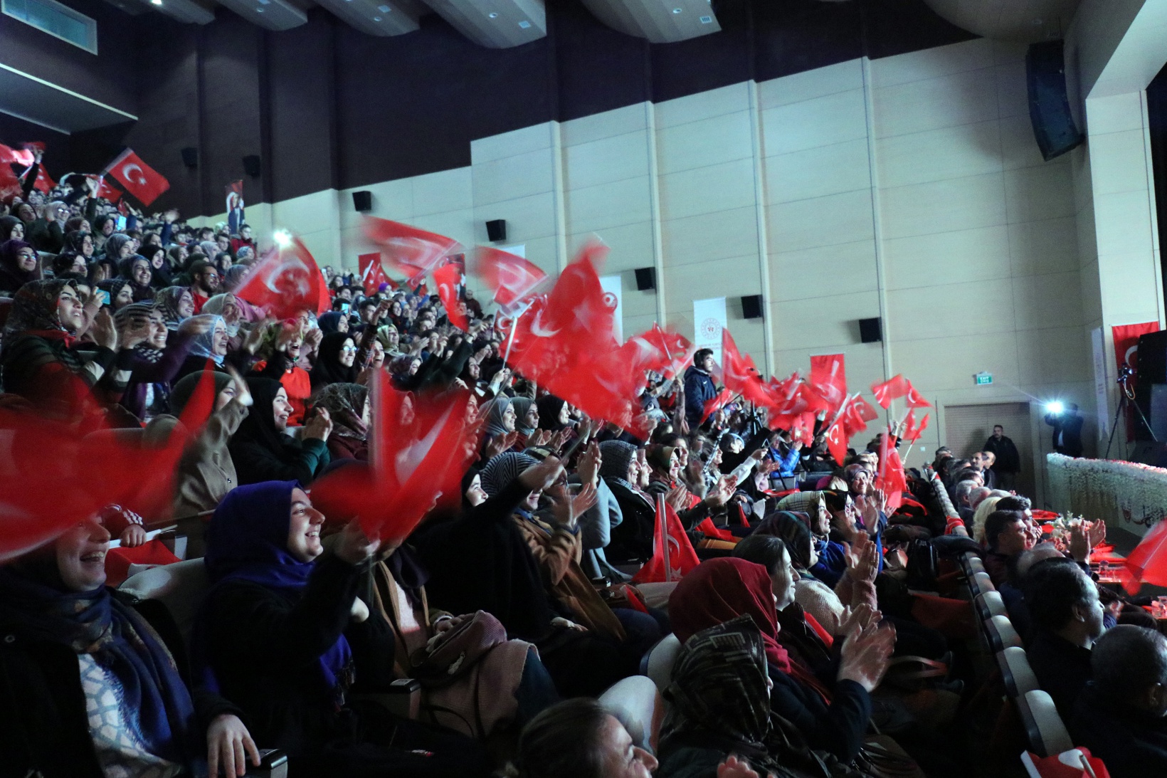 Çınaraltı söyleşilerinin konuğu Talha Bora Öge oldu 22