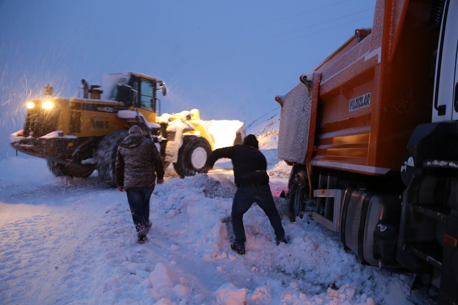 Taşımalı öğrencilerin zorlu yolculukları 14