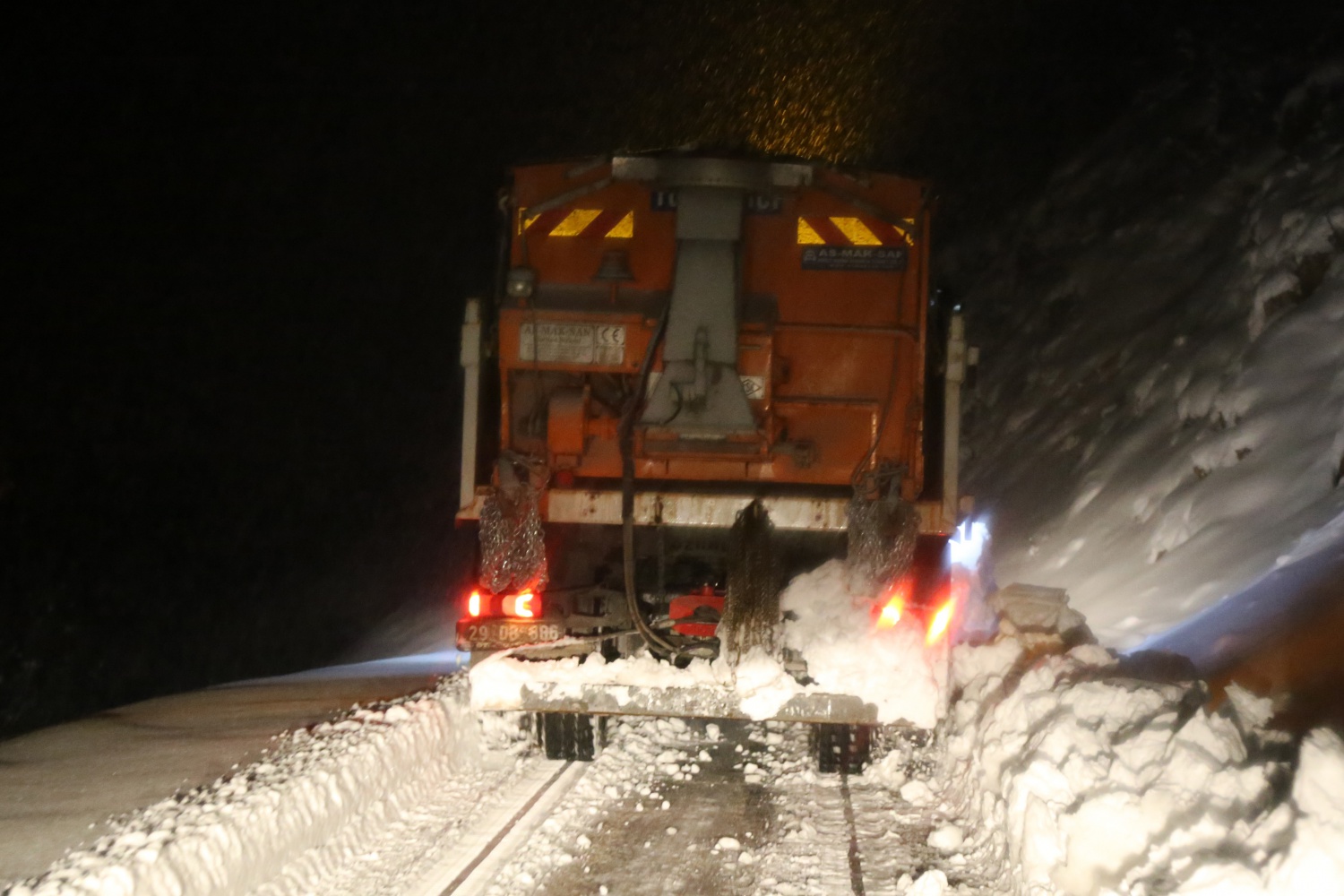 Taşımalı öğrencilerin zorlu yolculukları 13