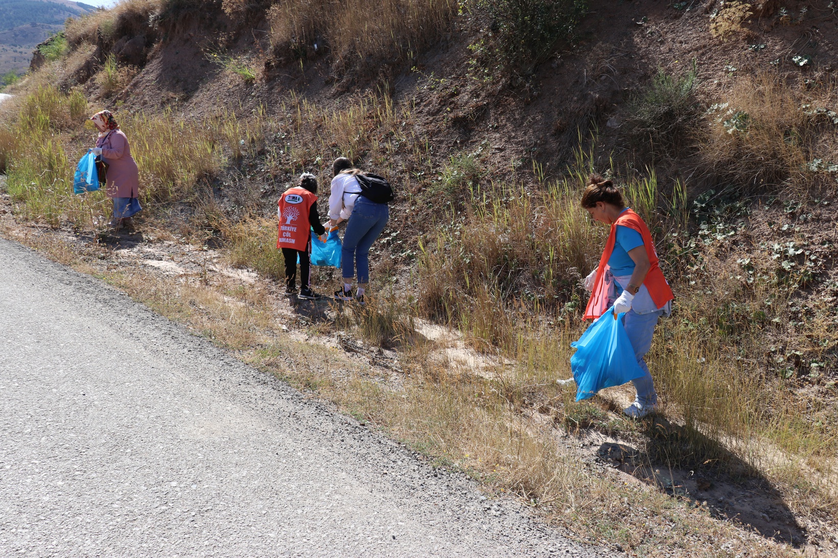 Gümüşhane’de Dünya Temizlik Gününde çevre temizliği yapıldı 39
