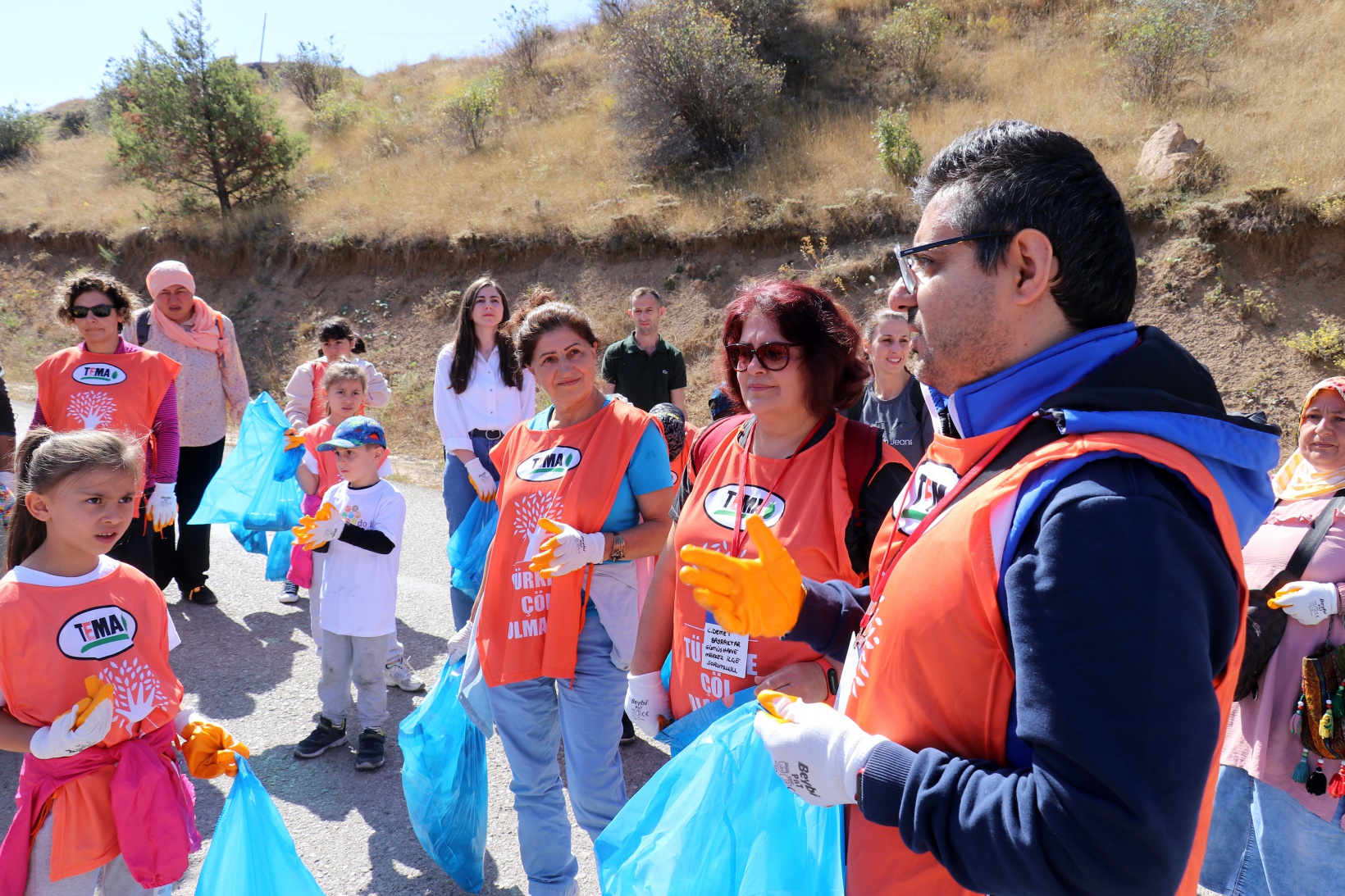 Gümüşhane’de Dünya Temizlik Gününde çevre temizliği yapıldı 11