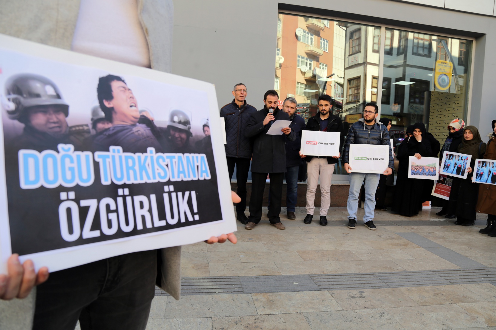 Gümüşhane Dünya İnsan Hakları Gününde zulme sessiz kalmadı 3