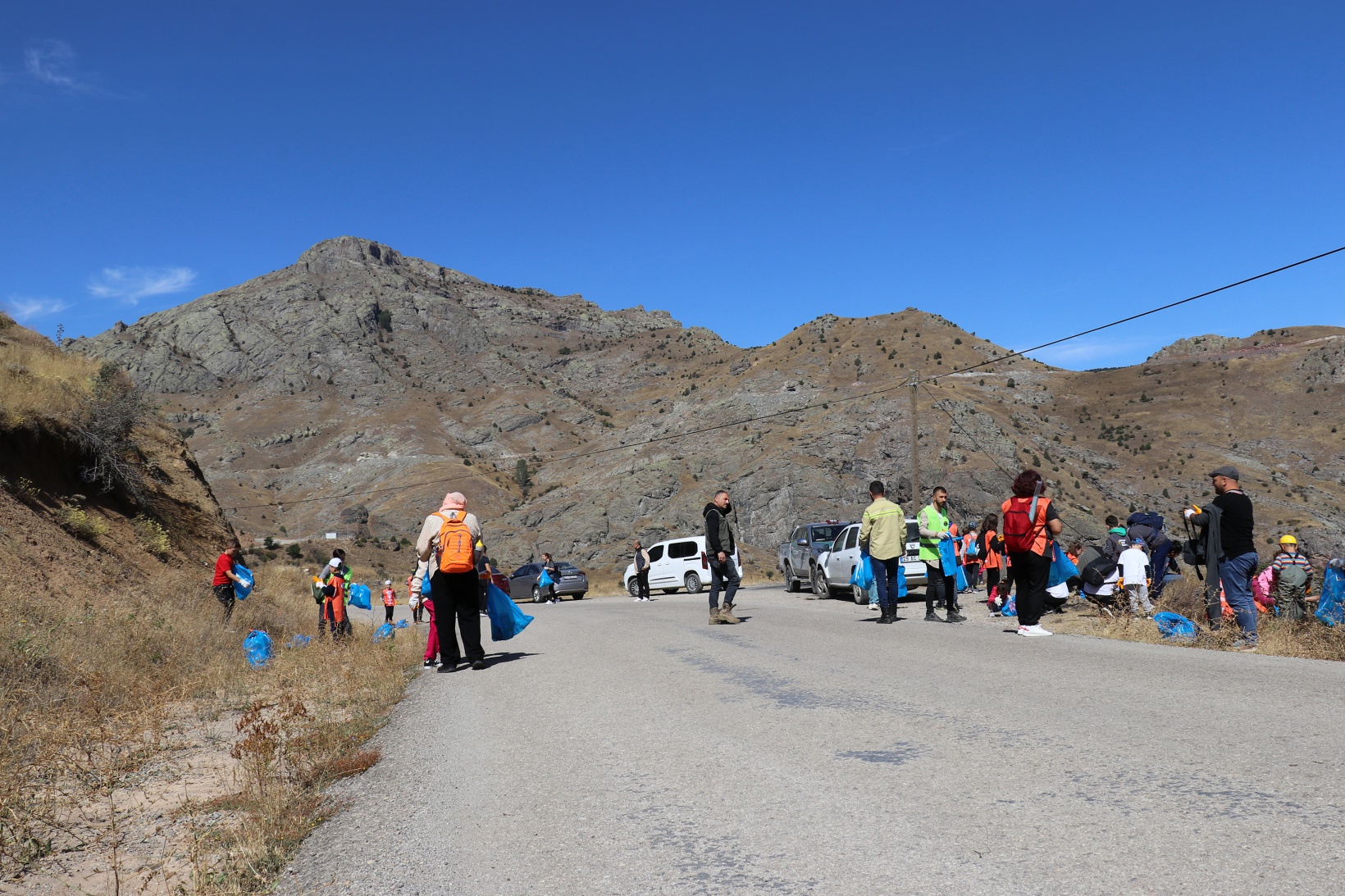 Gümüşhane’de Dünya Temizlik Gününde çevre temizliği yapıldı 15
