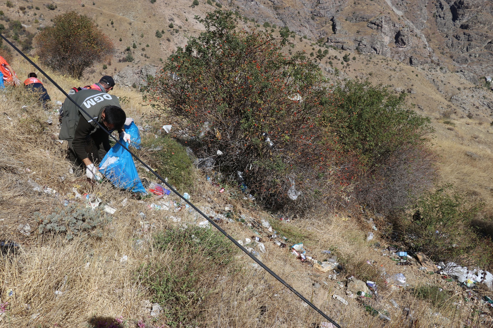 Gümüşhane’de Dünya Temizlik Gününde çevre temizliği yapıldı 38