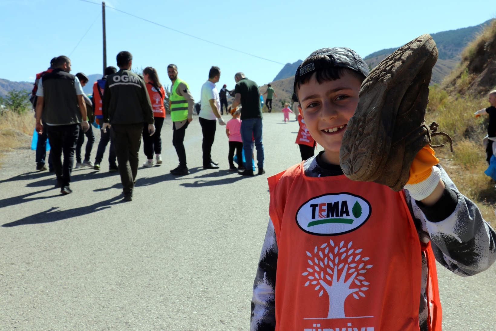 Gümüşhane’de Dünya Temizlik Gününde çevre temizliği yapıldı 4