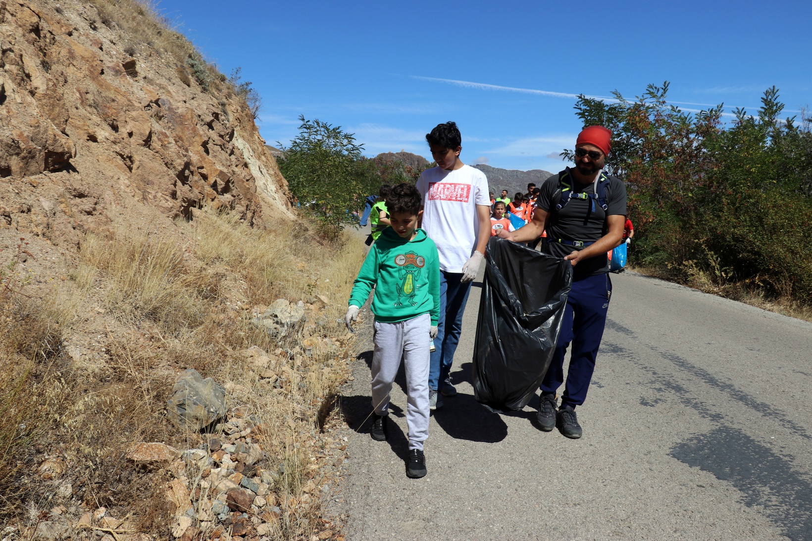 Gümüşhane’de Dünya Temizlik Gününde çevre temizliği yapıldı 26