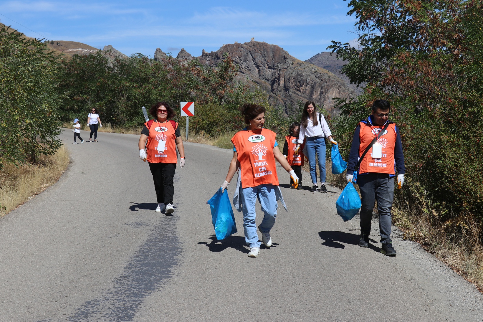 Gümüşhane’de Dünya Temizlik Gününde çevre temizliği yapıldı 27