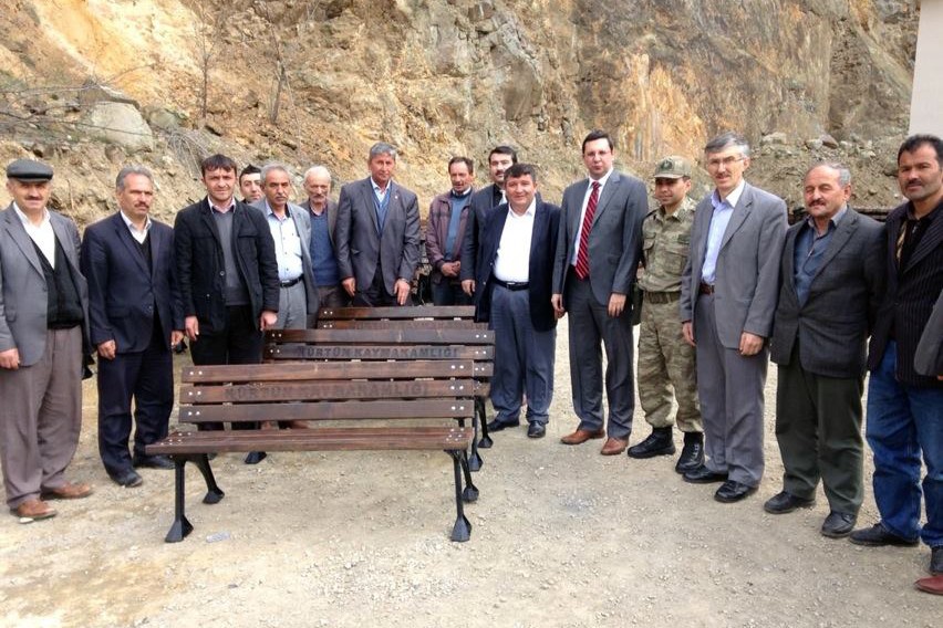 Kürtün'ün Köylerine 250 Oturma Bankı 1