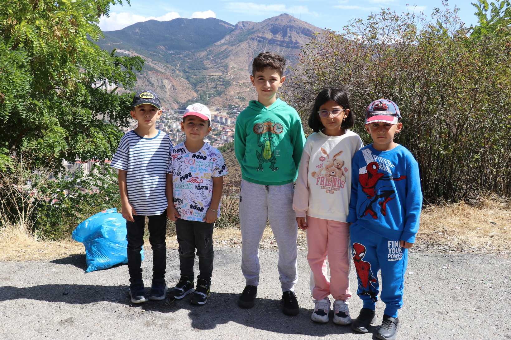 Gümüşhane’de Dünya Temizlik Gününde çevre temizliği yapıldı 31