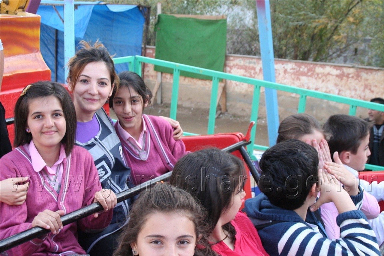 Emniyetten Çocuklara Bayram Hediyesi 4