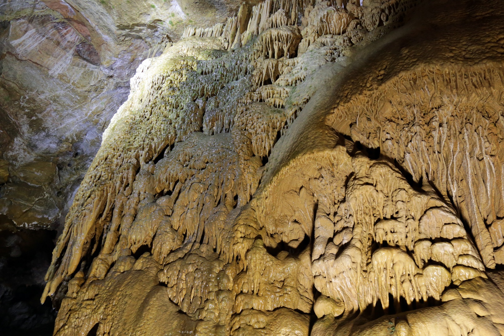 Yer altındaki gizemli dünyayı 120 bin kişi ziyaret etti 15