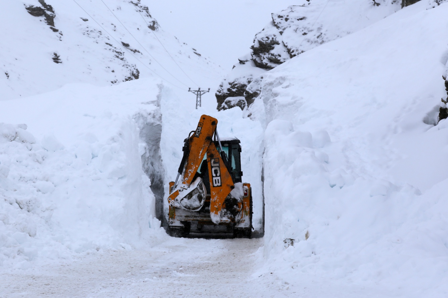 Gümüşhane’de çığ 11