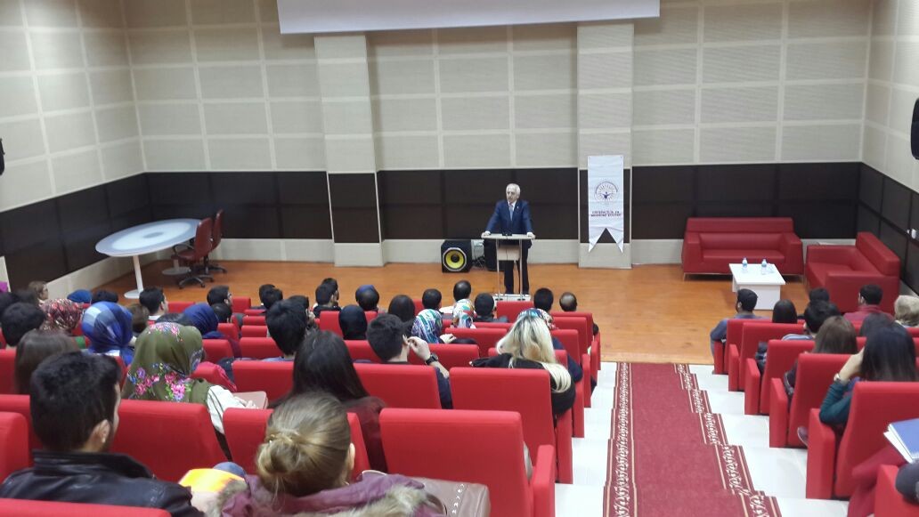 Akçay, üniversite öğrencileriyle girişimcilik söyleşisi yaptı 2