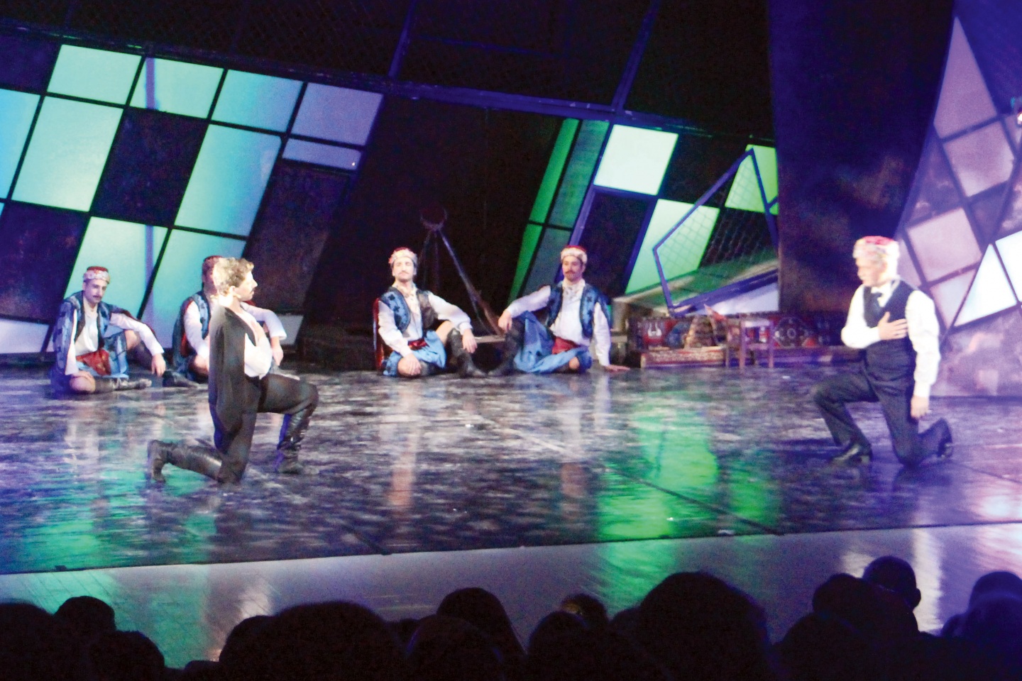 ‘Çakırcalı Efe’ sahnelendi 14