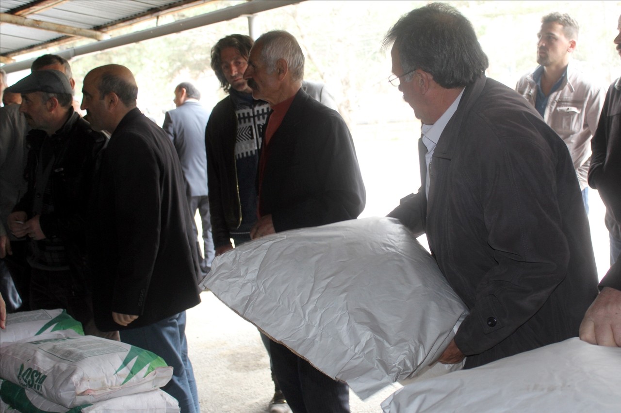 Üreticilere patates, kuru fasulye ve yem bitkileri tohumu dağıtıldı 4