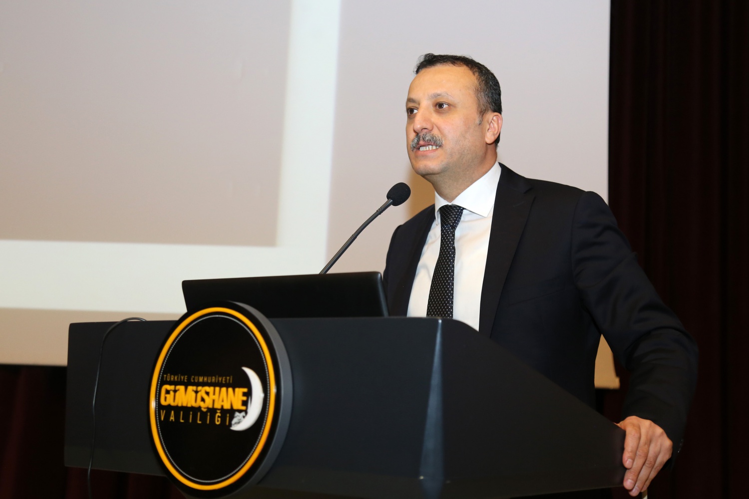 Gümüşhane’de muhtarlar toplantısının konusu uyuşturucu oldu 11