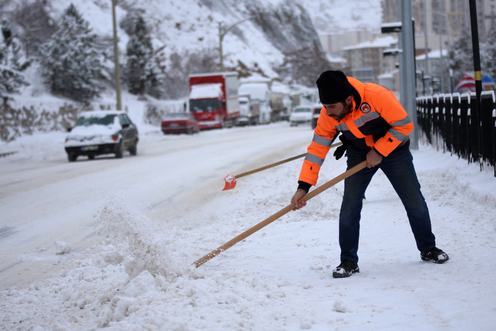 Gümüşhane’de yoğun kar yağışı etkili oldu 3
