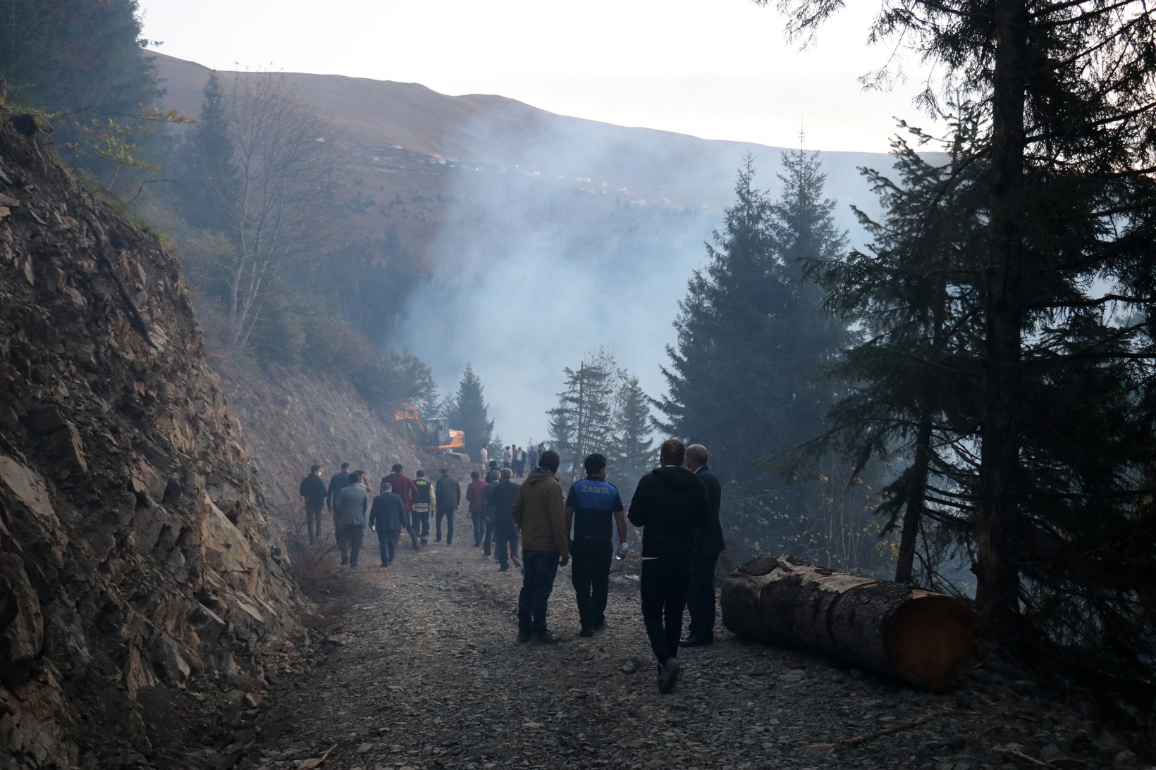 Kürtün’deki yangınlara müdahale devam ediyor 21