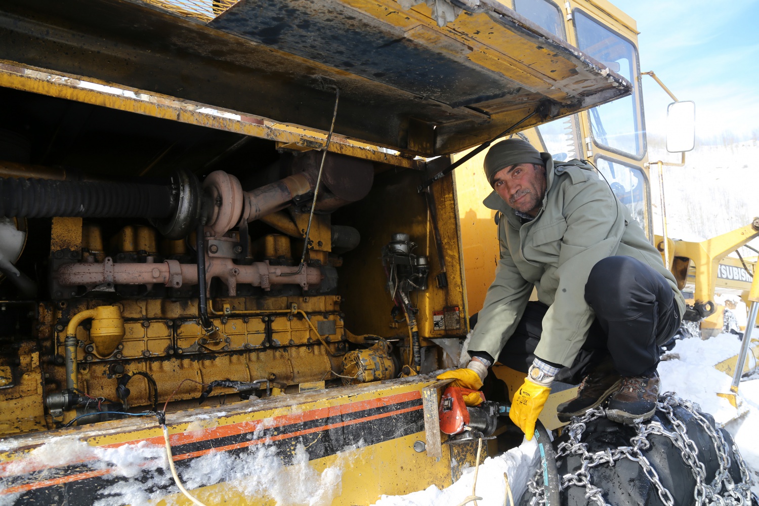 2 bin 200 metre rakımdaki köyün yolu zorlu çalışmalar sonucu açıldı 22