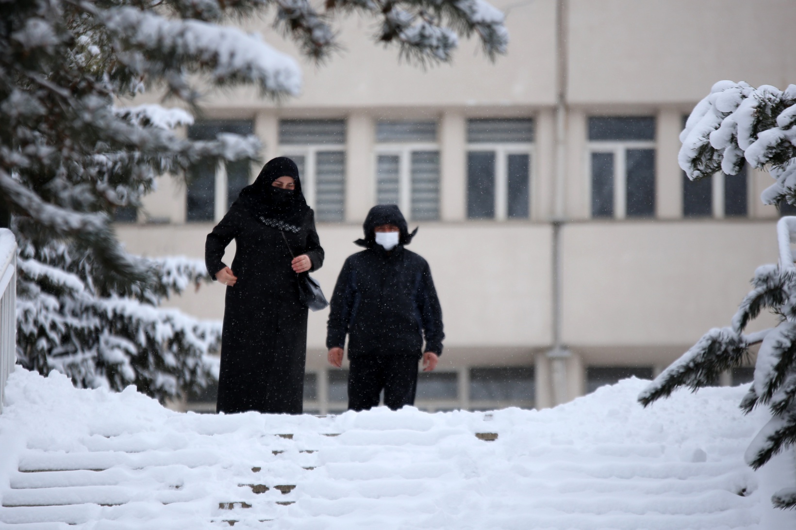 Gümüşhane’de yoğun kar yağışı etkili oldu 14