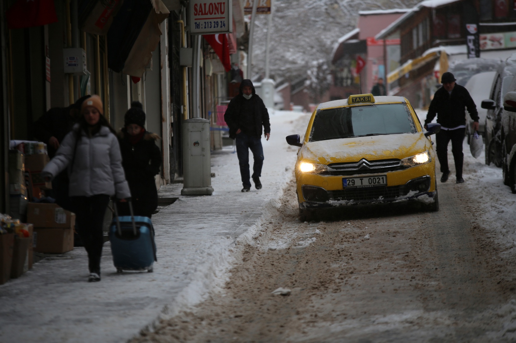 Gümüşhane’de yoğun kar yağışı etkili oldu 8