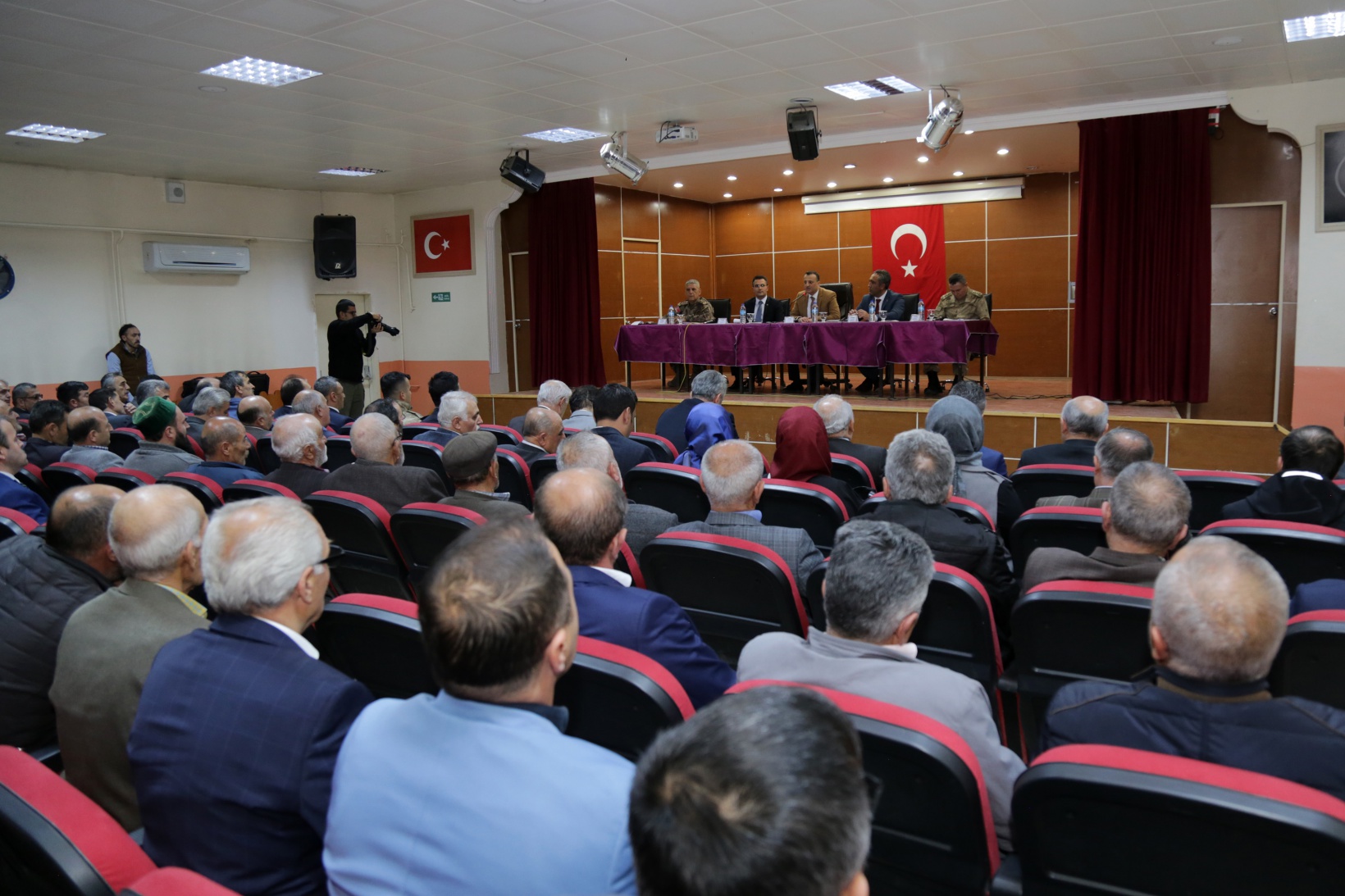 Köse’de halk toplantısı gerçekleştirildi 8