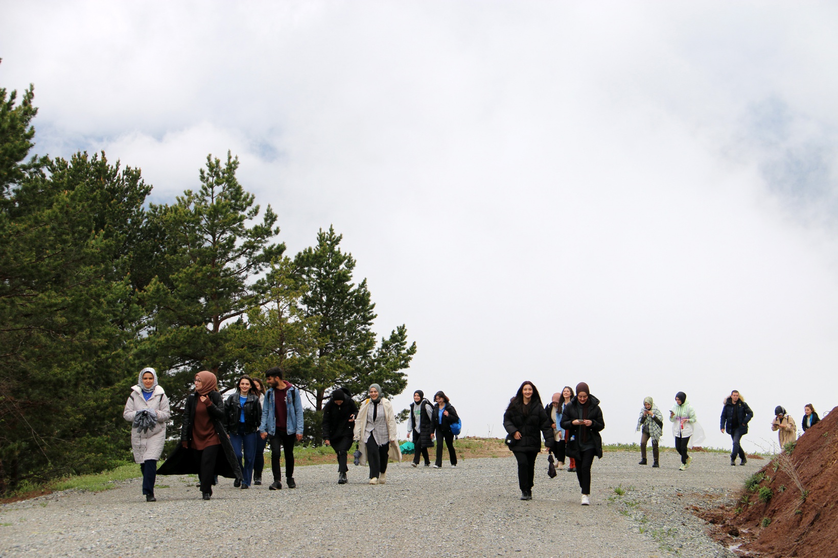 Gençler 19 Mayıs’ı Altınpınar Gölünde kutladı 8