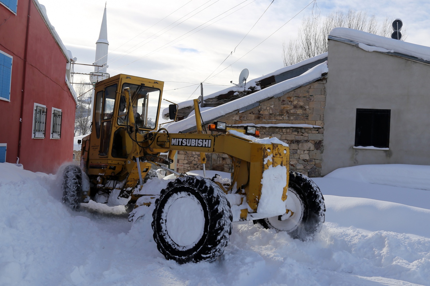 2 bin 200 metre rakımdaki köyün yolu zorlu çalışmalar sonucu açıldı 29