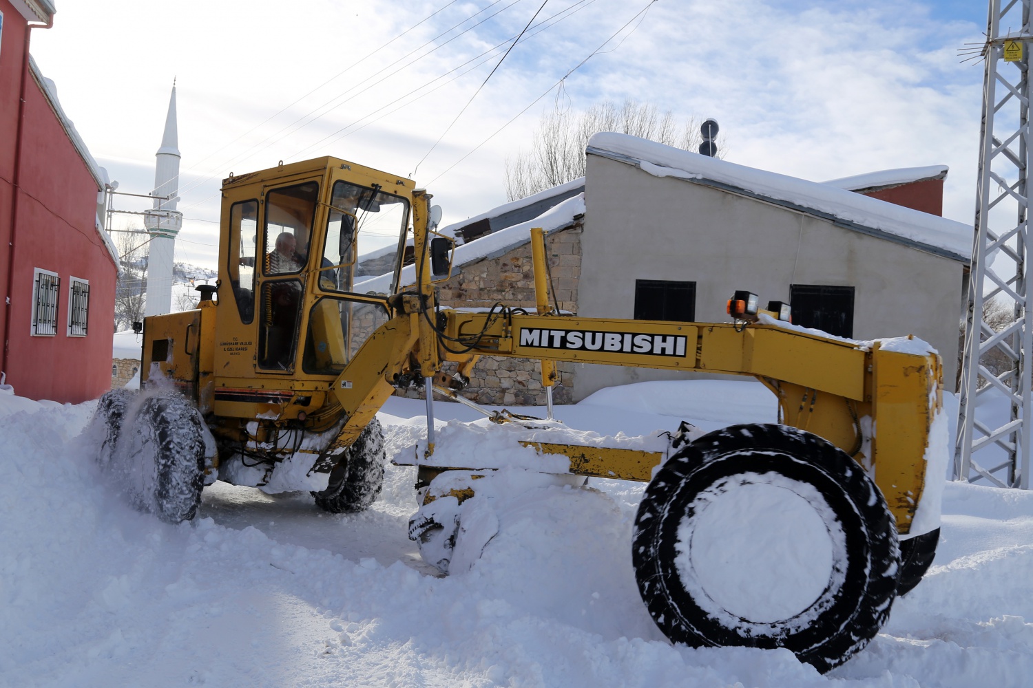 2 bin 200 metre rakımdaki köyün yolu zorlu çalışmalar sonucu açıldı 38