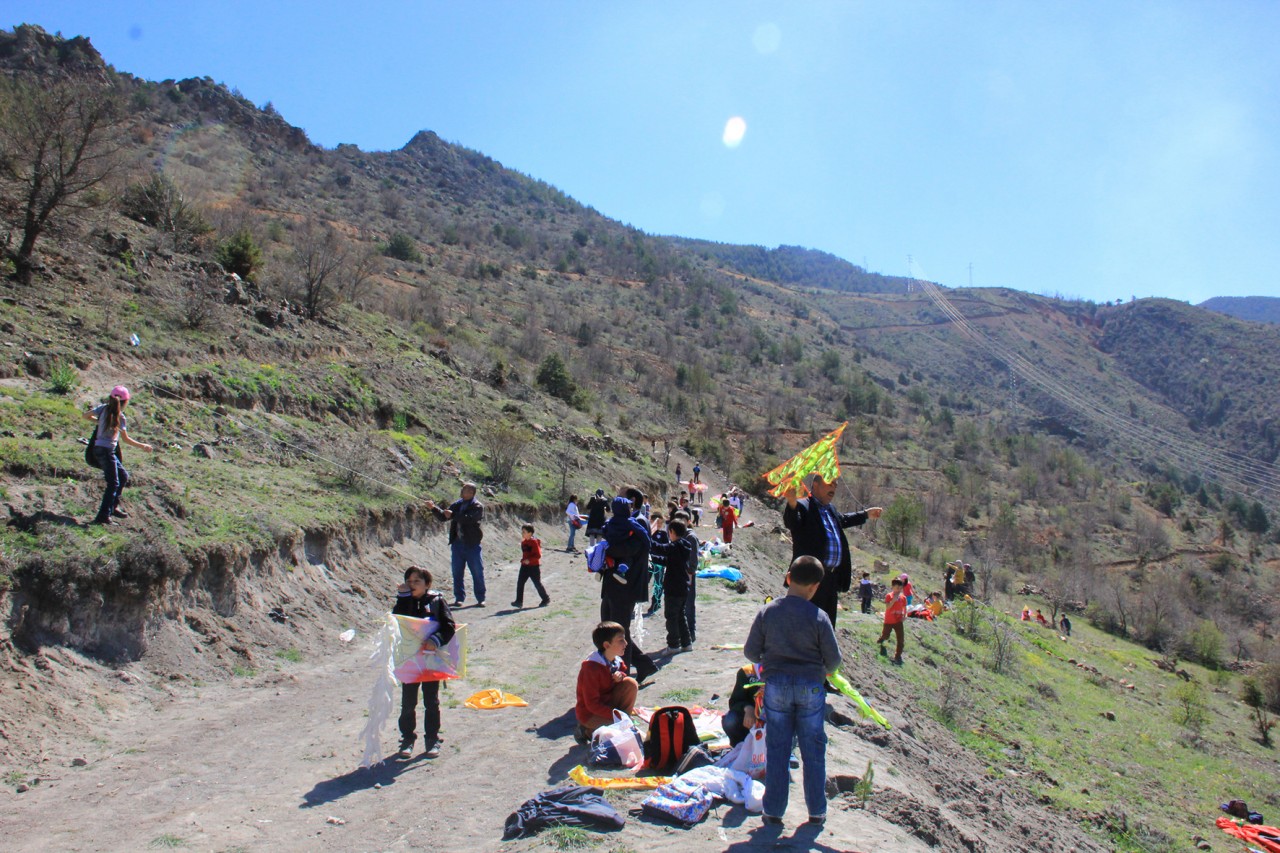 Minikler anneleri ile fidan dikti 5