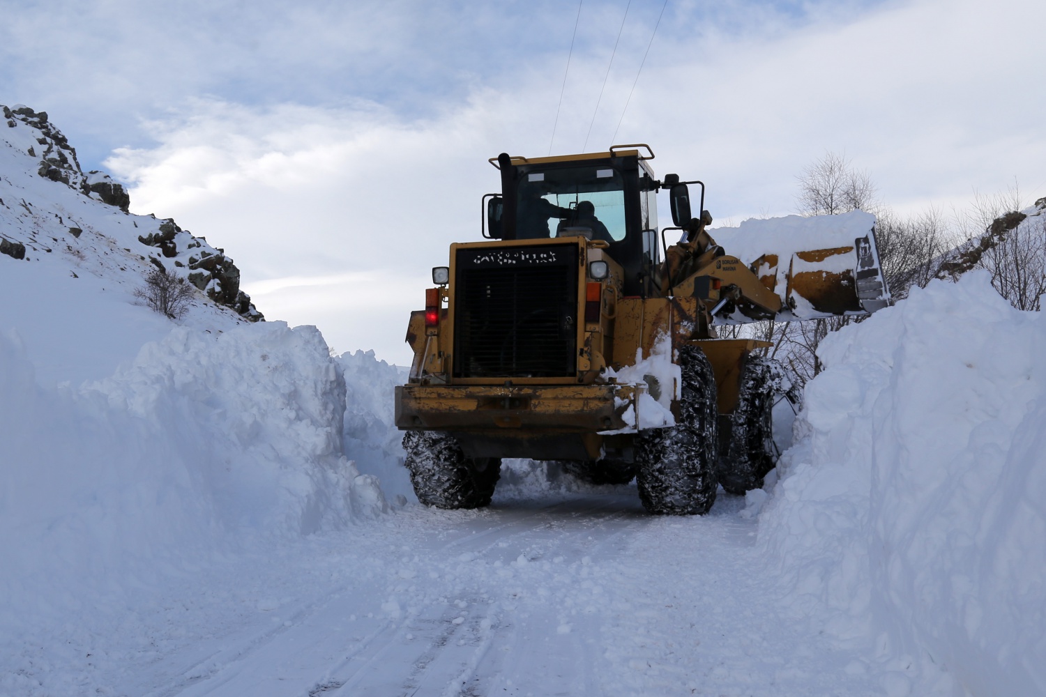2 bin 200 metre rakımdaki köyün yolu zorlu çalışmalar sonucu açıldı 48