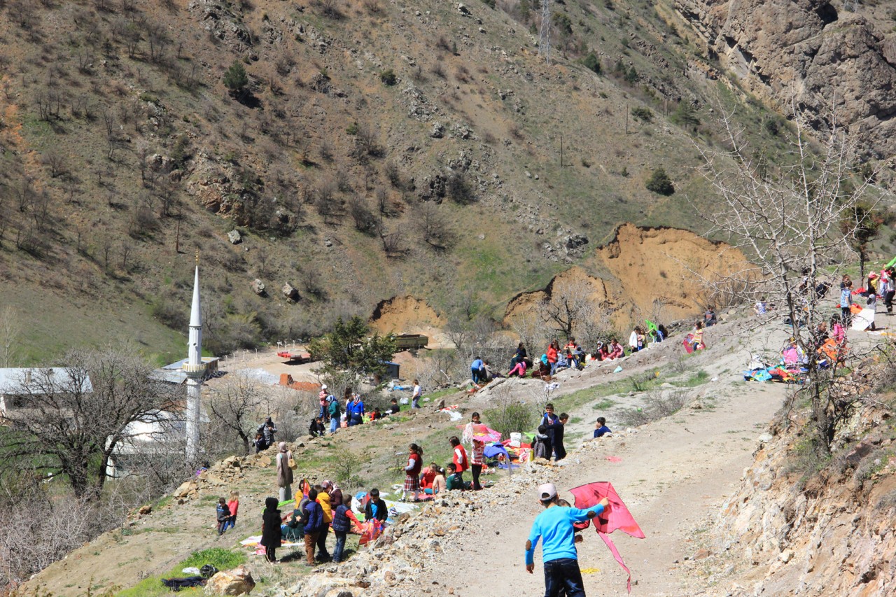 Minikler anneleri ile fidan dikti 9