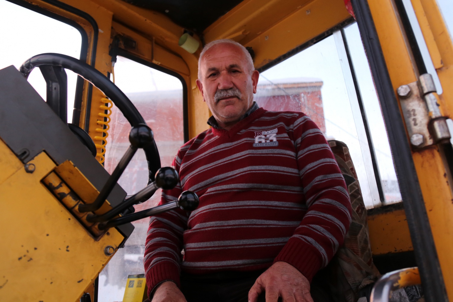 2 bin 200 metre rakımdaki köyün yolu zorlu çalışmalar sonucu açıldı 56